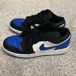 Jordan Kids' Grade School Air Jordan 1 Low Basketball Shoes